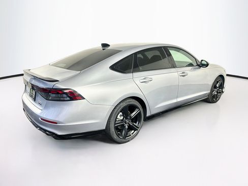 Used 2025 Honda Accord Sport image 9