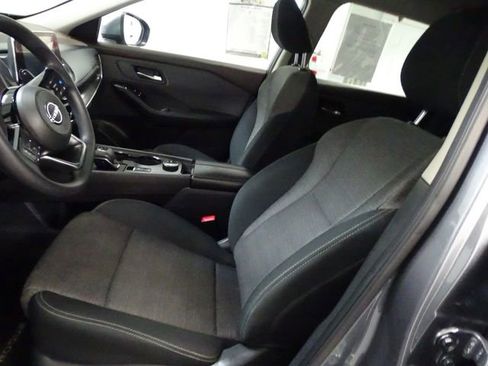 Used 2023 Nissan Rogue SV AWD/4WD image 2