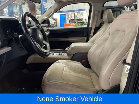Used 2024 Ford Expedition Limited image 11