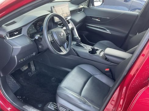 Used 2023 Toyota Venza Nightshade image 10