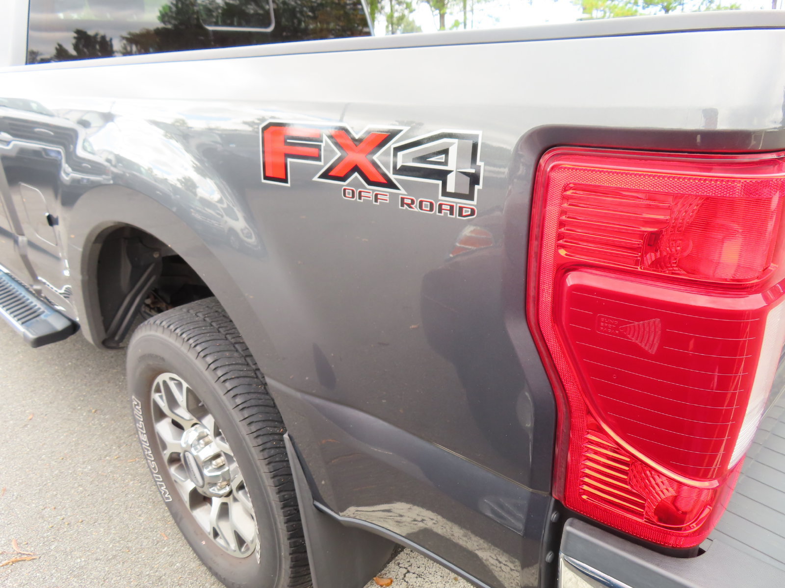 Used 2020 Ford F250 Lariat w/ Lariat Ultimate Package AWD/4WD image 9