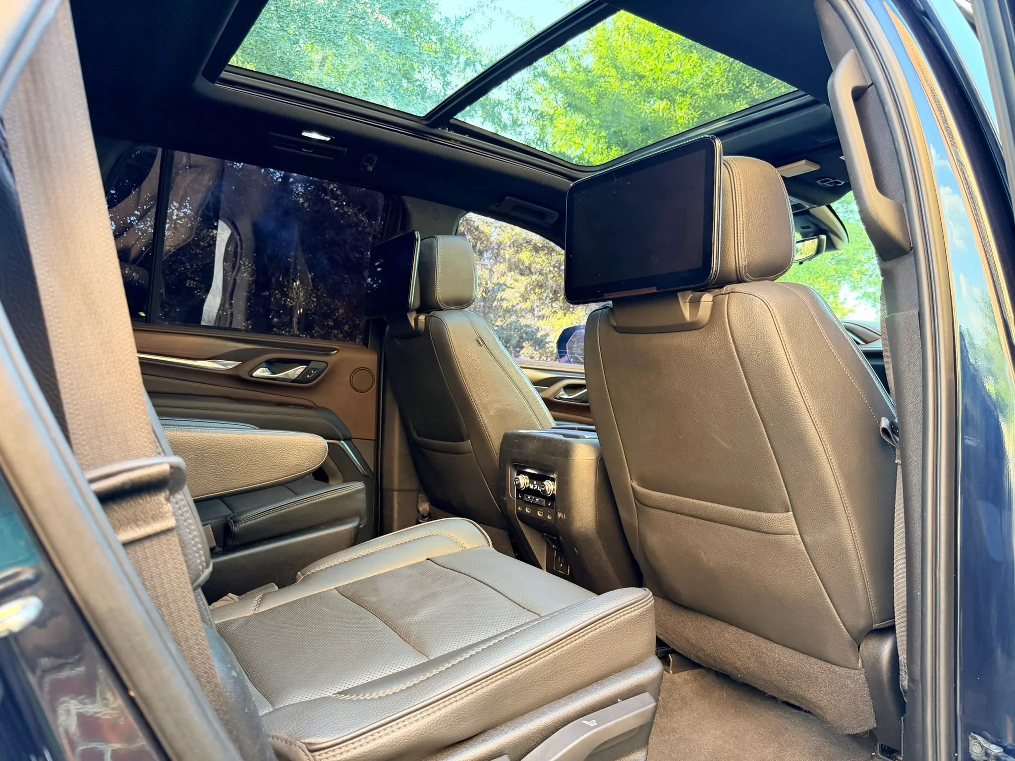 Used 2021 GMC Yukon Denali w/ Denali Premium Package AWD/4WD image 30