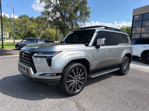 Used 2024 Lexus GX 550 w/ Accessory Package (31) AWD/4WD image 5