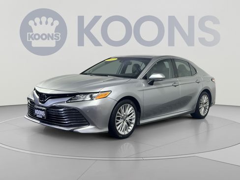 Used 2018 Toyota Camry XLE w/ Audio Package FWD image 1