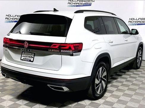 Used 2025 Volkswagen Atlas SE image 9