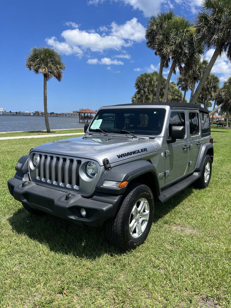Used 2018 Jeep Wrangler Unlimited Sport S AWD/4WD image 2