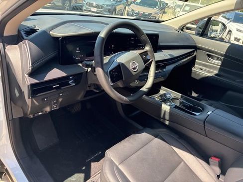 Used 2025 Nissan Murano SV FWD image 18