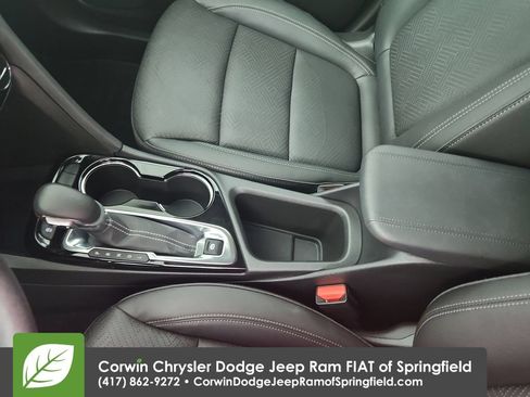 Used 2023 Buick Encore GX Essence FWD image 27