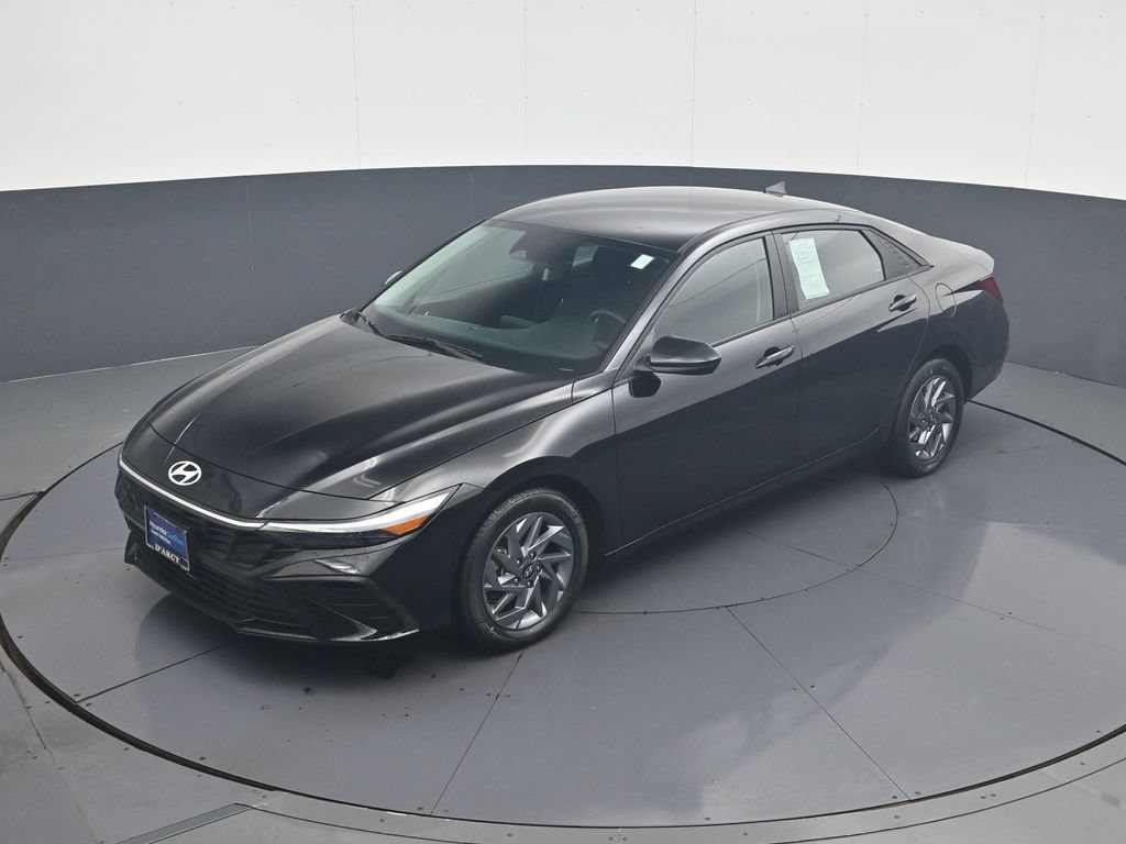 Certified 2024 Hyundai Elantra SEL FWD image 14
