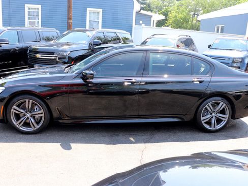 Used 2018 BMW 740i xDrive 740i xDrive Sedan image 2