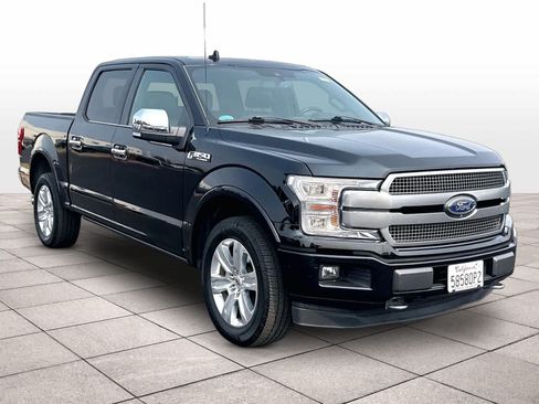 Used 2018 Ford F150 Platinum w/ Equipment Group 701A Luxury AWD/4WD image 3