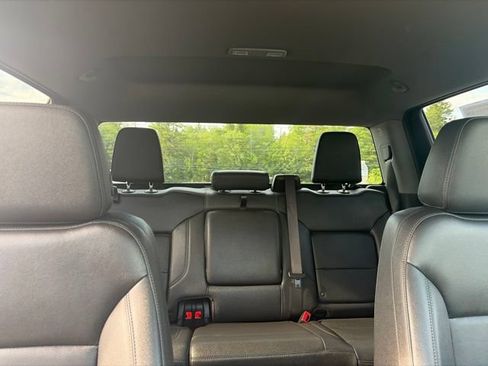 Used 2025 GMC Sierra 1500 SLT AWD/4WD image 42