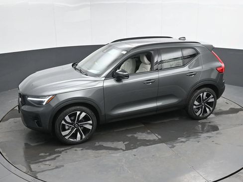 New 2026 Volvo XC40 B5 Ultra w/ Climate Package AWD/4WD image 36