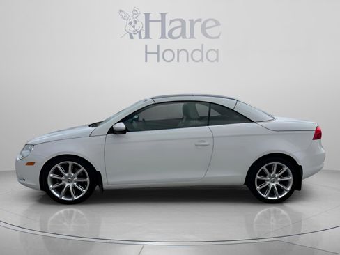 Used 2010 Volkswagen Eos Lux FWD image 2