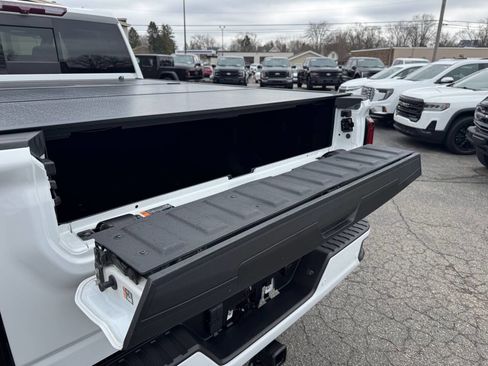 Used 2023 GMC Sierra 2500 Denali image 17