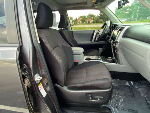 Used 2013 Toyota 4Runner SR5 w/ Convenience Pkg AWD/4WD image 19