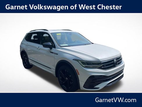 Used 2023 Volkswagen Tiguan SE R-Line AWD/4WD image 7