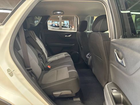 Used 2025 Chevrolet Blazer LT FWD image 27
