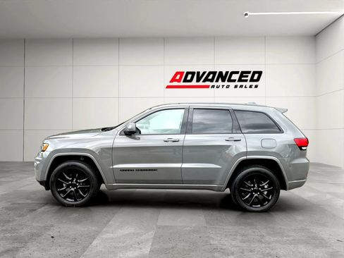 Used 2020 Jeep Grand Cherokee Altitude AWD/4WD image 8