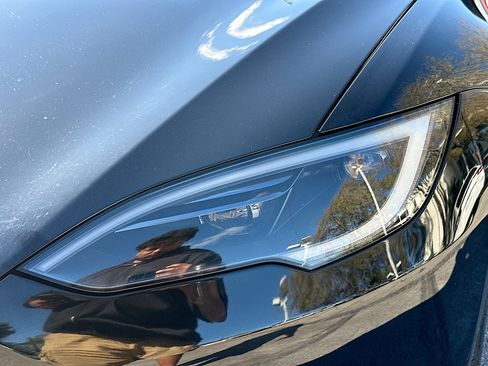 Used 2022 Tesla Model S Plaid image 32