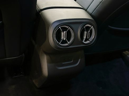 Used 2024 Chevrolet Blazer EV LT AWD/4WD image 28
