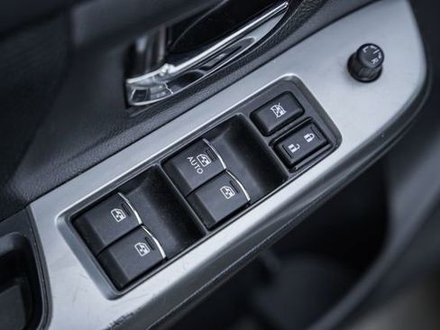 Used 2017 Subaru Crosstrek 2.0i Premium image 39