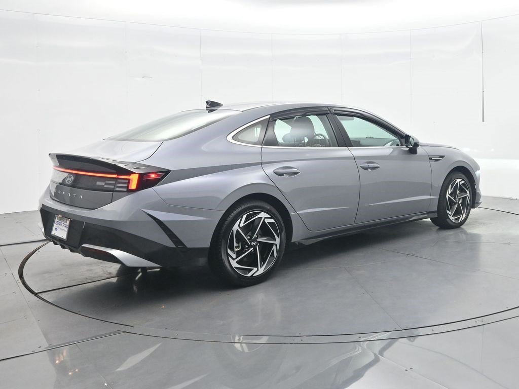Used 2026 Hyundai Sonata SEL FWD image 5