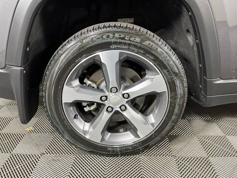 Used 2026 Jeep Grand Cherokee L Limited w/ MOPAR Finishing Package AWD/4WD image 10