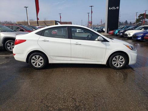 Used 2016 Hyundai Accent SE w/ Option Group 02 image 2