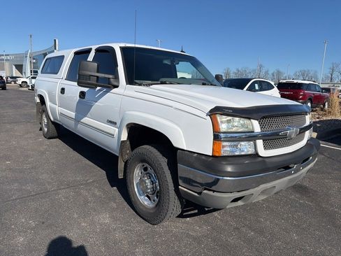 Used 2004 Chevrolet Silverado 2500 LT w/ Skid Plate Package image 2