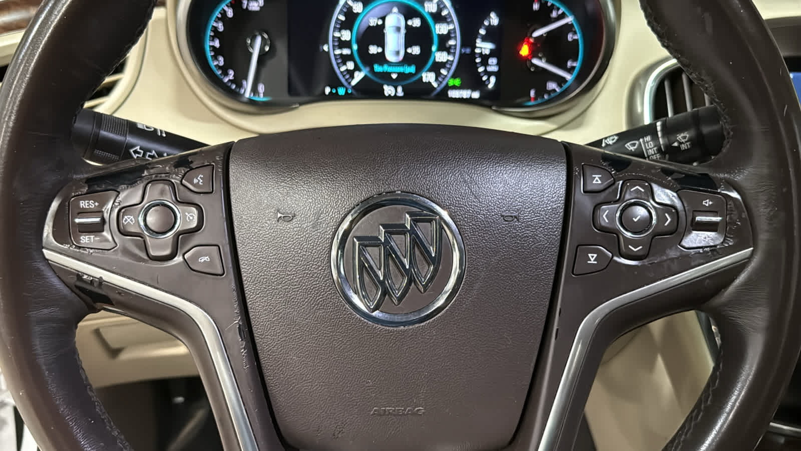 Used 2015 Buick LaCrosse Leather FWD image 11