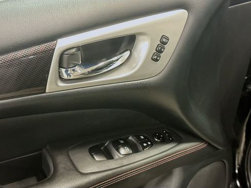 Used 2020 Nissan Pathfinder SL image 22