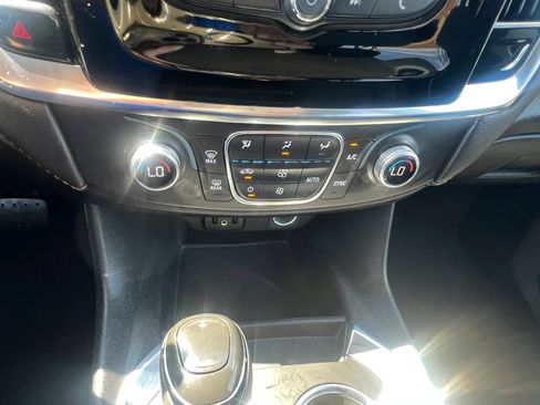 Used 2019 Chevrolet Traverse LS FWD image 23
