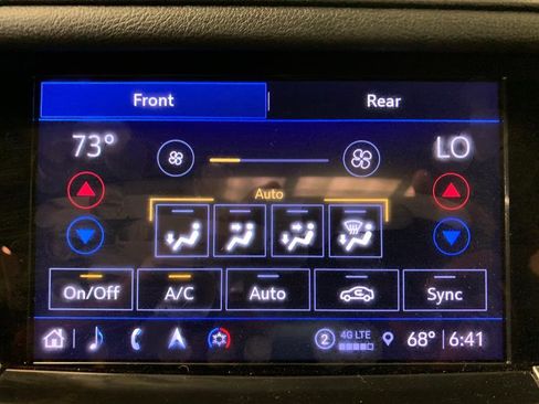 Used 2022 Cadillac XT6 Premium Luxury image 34