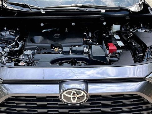 Used 2025 Toyota RAV4 LE FWD image 31