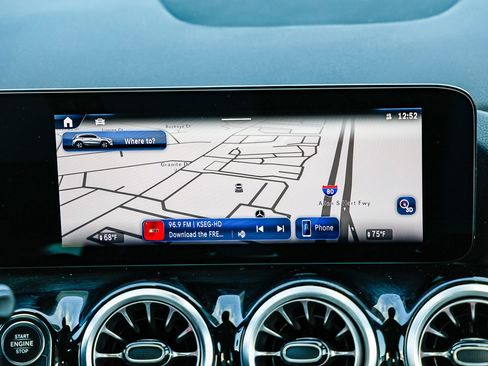 Certified 2025 Mercedes-Benz GLA 250 4MATIC image 9