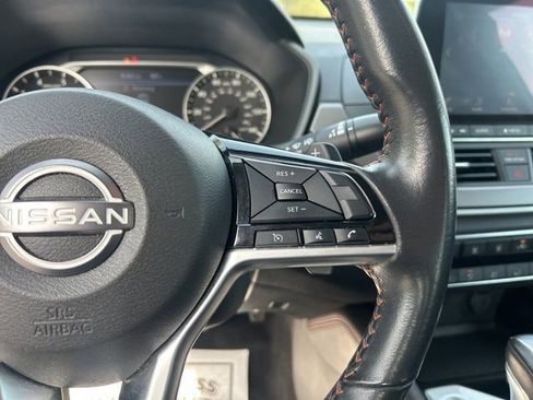 Used 2024 Nissan Altima 2.5 SR FWD image 17