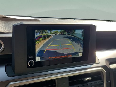 Certified 2025 Toyota 4Runner SR5 AWD/4WD image 18