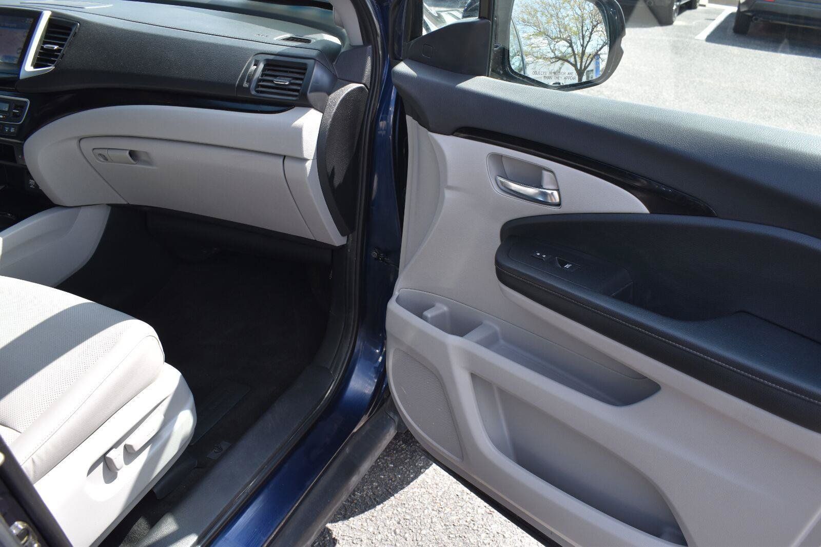 Used 2020 Honda Ridgeline RTL-E image 16