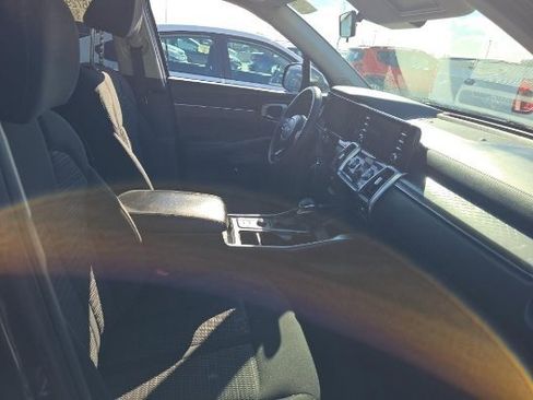 Used 2022 Kia Sorento LX image 5