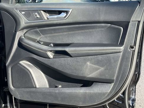 Used 2019 Ford Edge Titanium w/ Cold Weather Package image 27