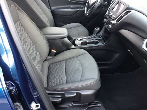 Used 2020 Chevrolet Equinox LT w/ Driver Convenience Package AWD/4WD image 11