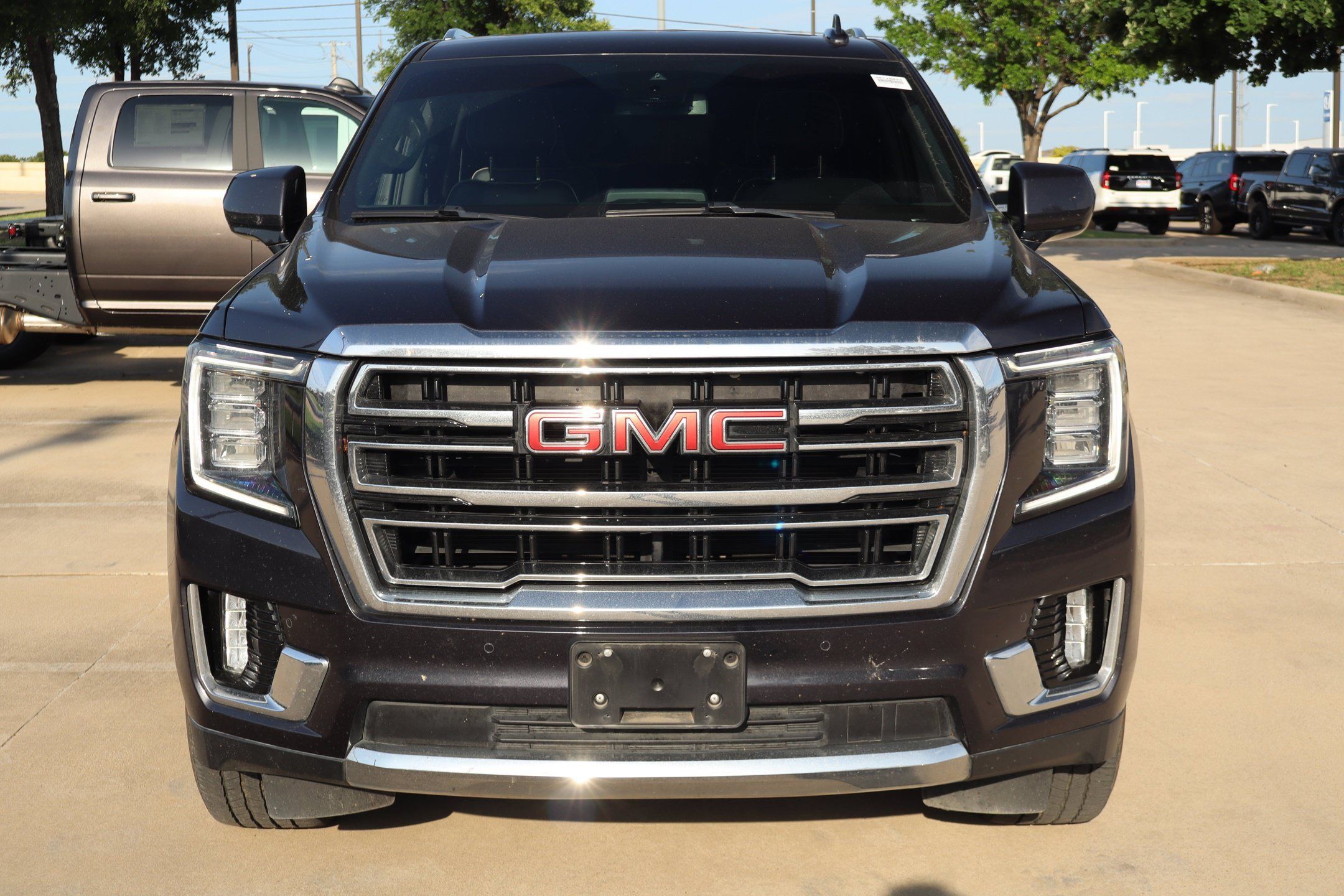 Used 2023 GMC Yukon SLT AWD/4WD image 10