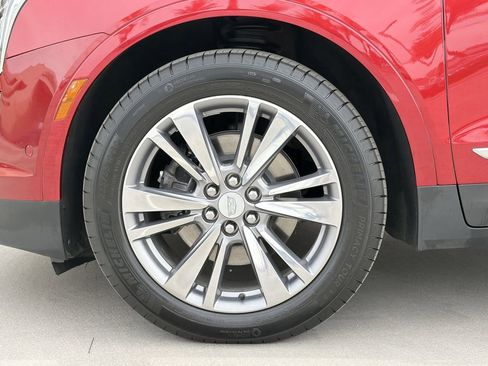 Certified 2025 Cadillac XT5 Premium Luxury w/ Technology Package AWD/4WD image 10