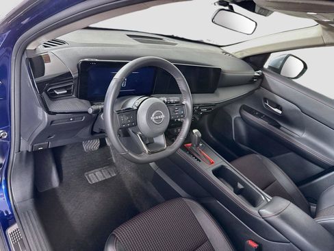Used 2025 Nissan Kicks SR w/ Illumination Package AWD/4WD image 3