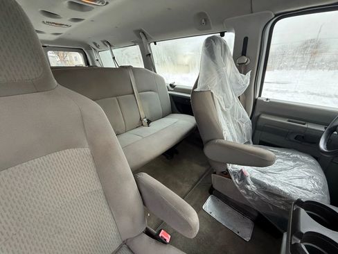 Used 2013 Ford E-350 and Econoline 350 XLT RWD image 16