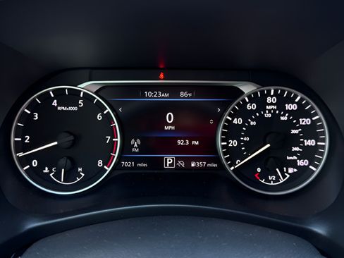 Certified 2025 Nissan Sentra SV FWD image 9