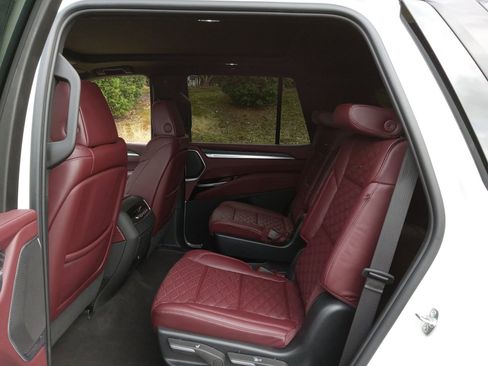 Used 2025 Cadillac Escalade Sport w/ LPO, ONYX Package image 22