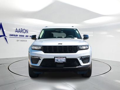 Used 2024 Jeep Grand Cherokee Limited w/ Black Appearance Package