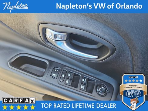 Used 2017 Jeep Renegade Altitude AWD/4WD image 24